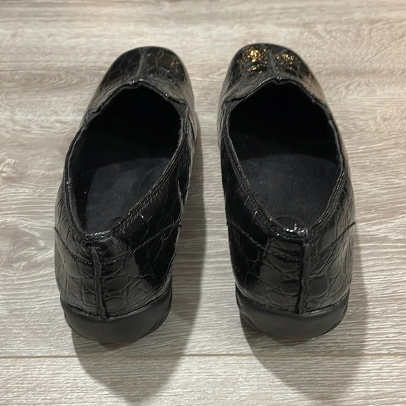 NWOT Easy Street Extra Wide Purpose Black Patent Croc Slip On Flats 9.5 WW - Picture 4 of 14